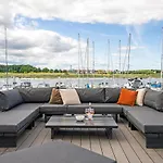 Beautiful Ship In With Wifi 5* Grenå