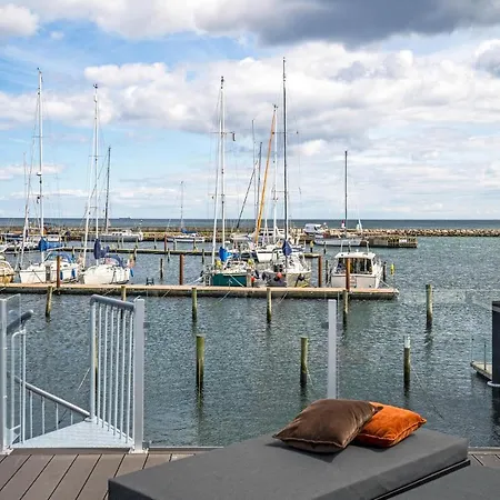 Botel 2 Bedroom Lovely Ship In *