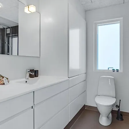 Botel Beautiful Ship In With Wifi 5*