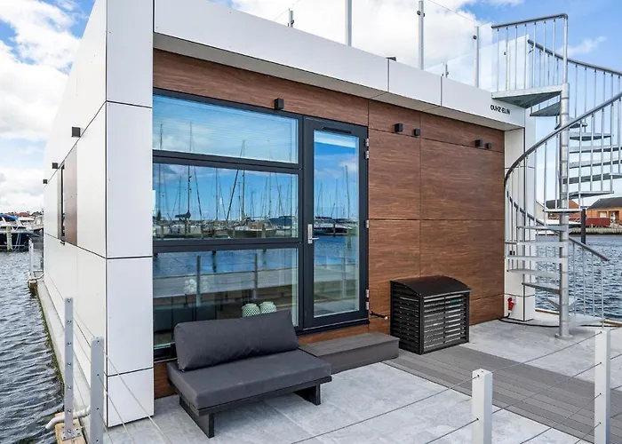 船上ホテル Beautiful Ship In With Wifi