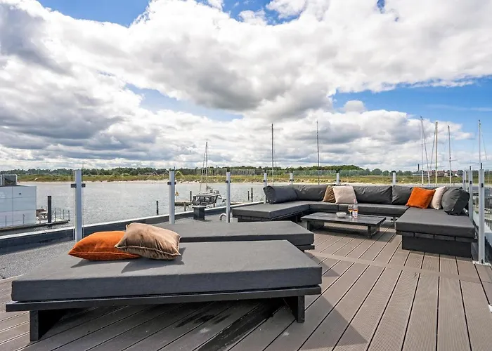Beautiful Ship In With Wifi Hotel en barco