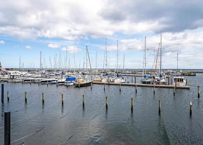 Beautiful Ship In With Wifi 5*